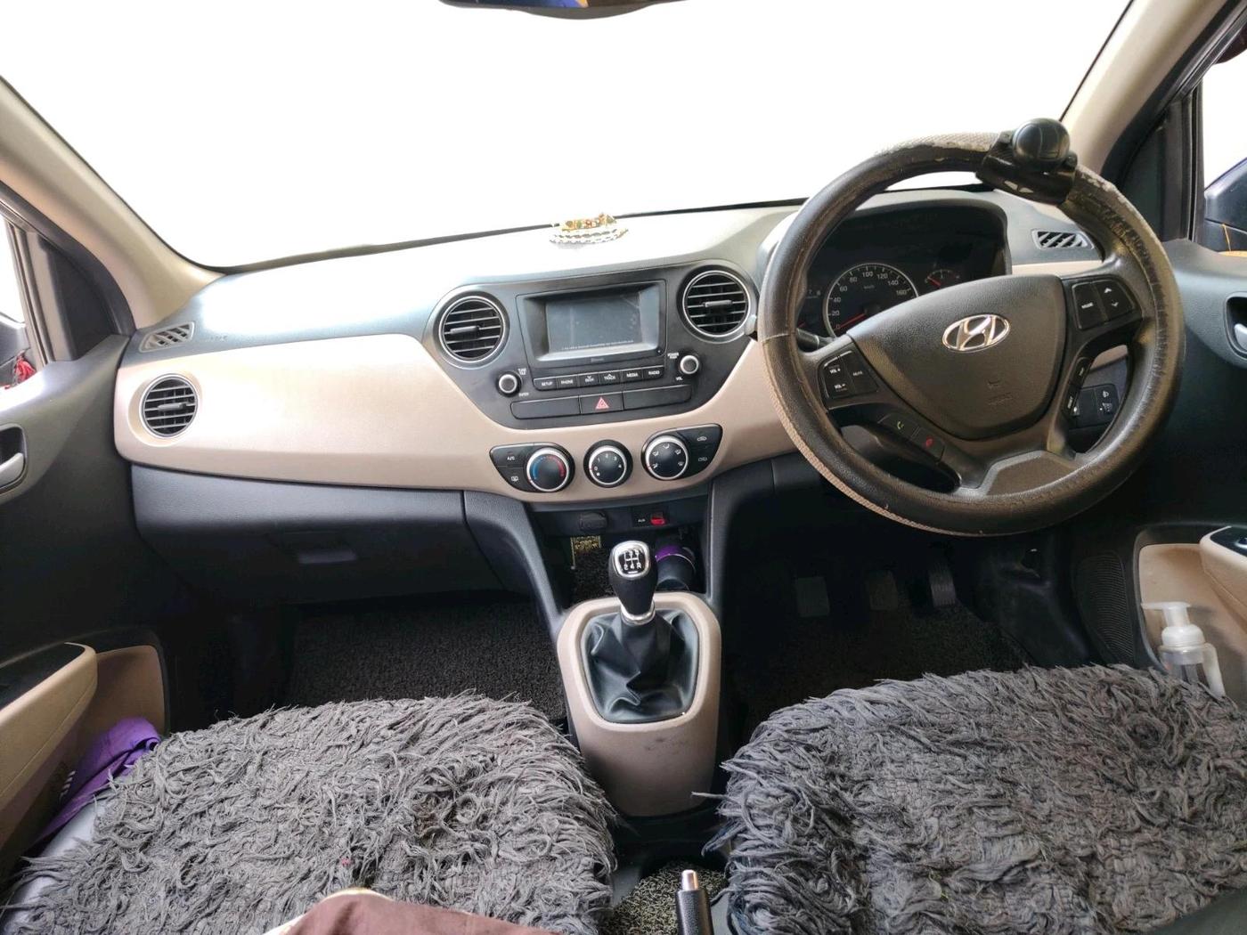 2017 Hyundai Grand i10 SPORTZ 1.2 KAPPA VTVT, CNG, Manual, 66,184 km, interior