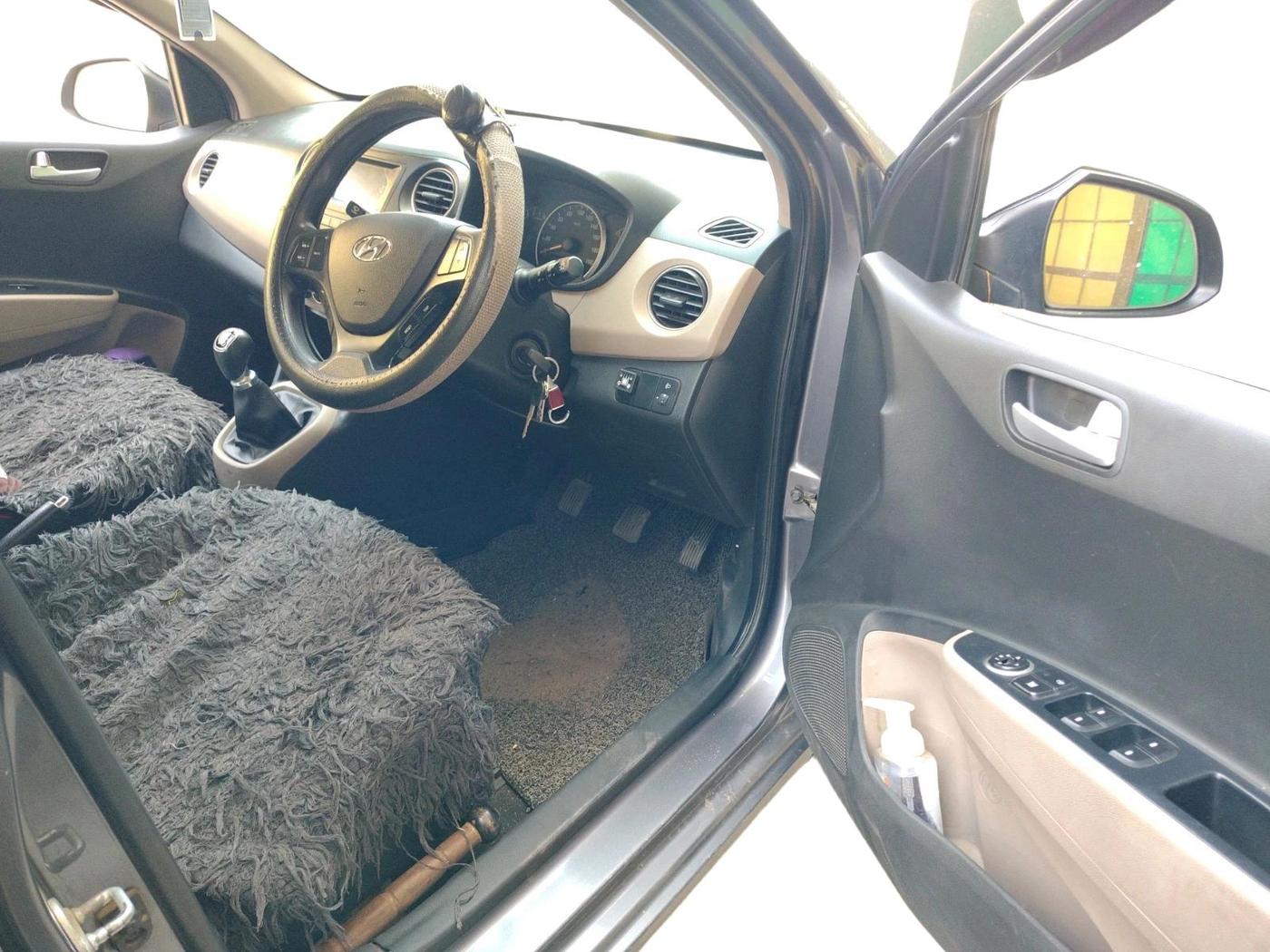 2017 Hyundai Grand i10 SPORTZ 1.2 KAPPA VTVT, CNG, Manual, 66,184 km, interior