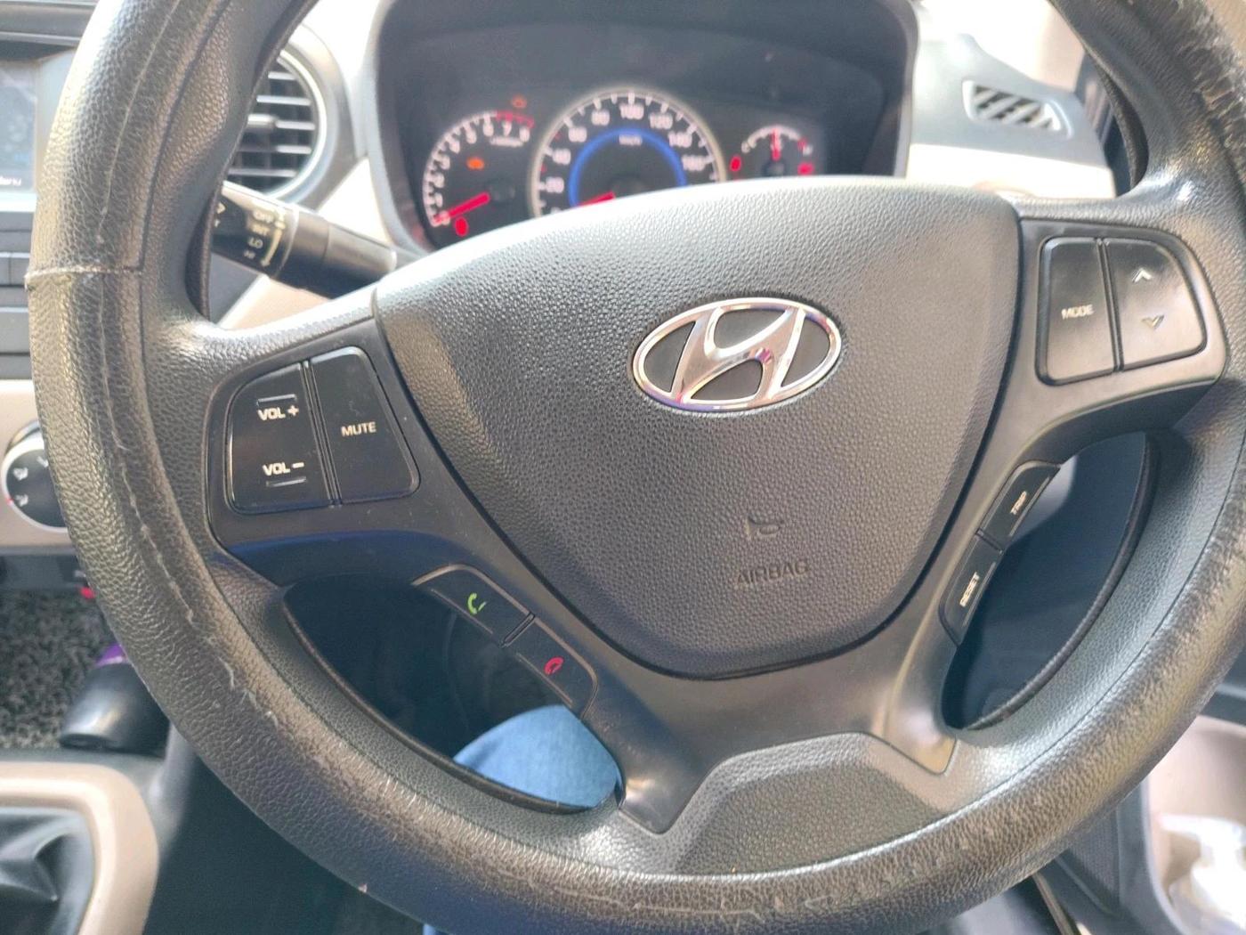 2017 Hyundai Grand i10 SPORTZ 1.2 KAPPA VTVT, CNG, Manual, 66,184 km, interior