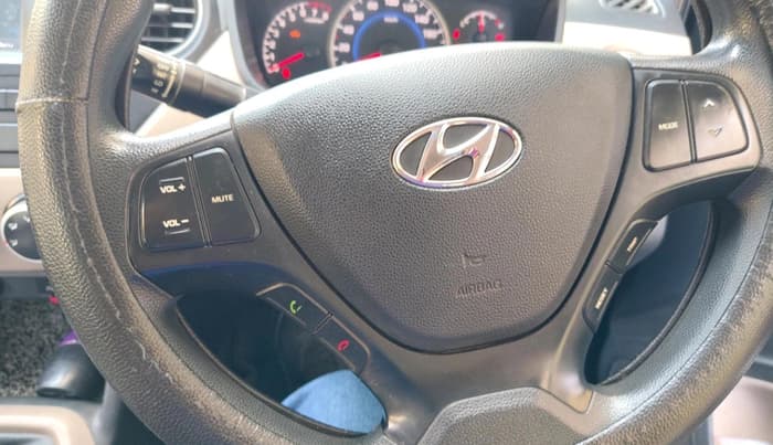 2017 Hyundai Grand i10 SPORTZ 1.2 KAPPA VTVT, CNG, Manual, 66,184 km, interior