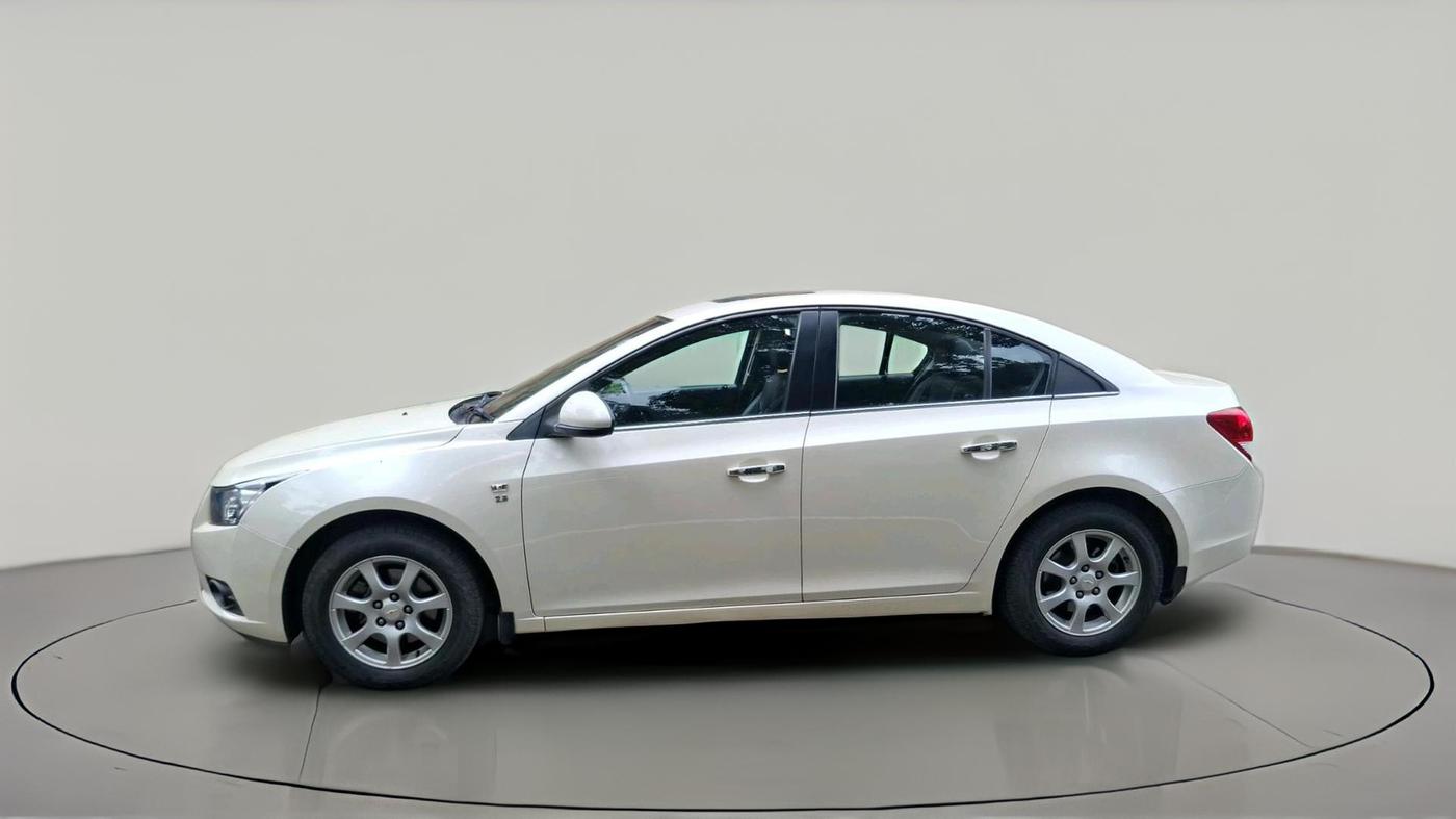 2011 Chevrolet Cruze LTZ, Diesel, Manual, 57,452 km, exterior