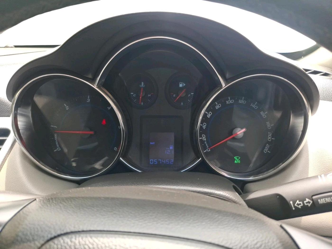 2011 Chevrolet Cruze LTZ, Diesel, Manual, 57,452 km, interior