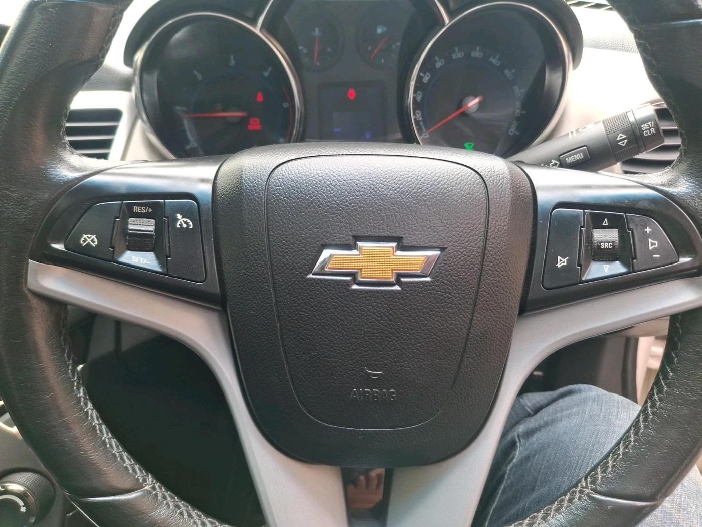 2011 Chevrolet Cruze LTZ, Diesel, Manual, 57,452 km, interior