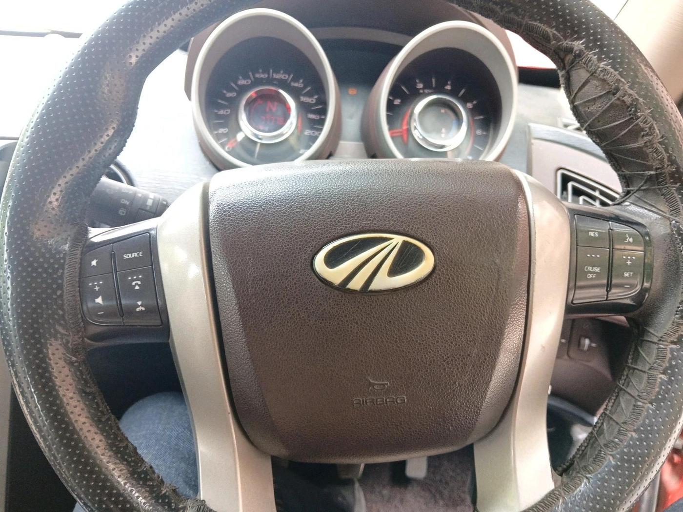 2013 Mahindra XUV500 W6, Diesel, Manual, 77,778 km, interior