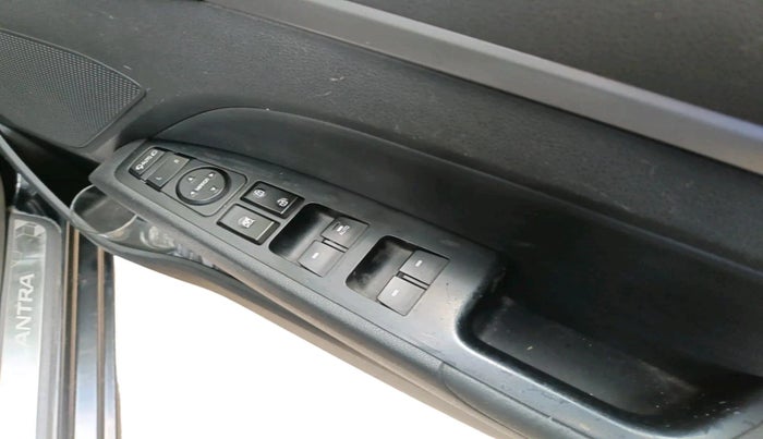 2018 Hyundai New Elantra 1.6 SX (O) AT DIESEL, Diesel, Automatic, 99,081 km, interior