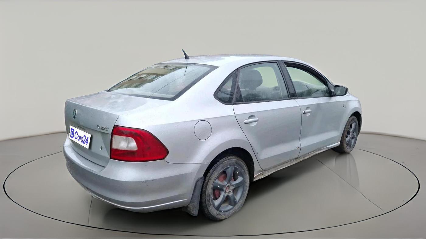2012 Skoda Rapid ELEGANCE 1.6 TDI CR MT, Diesel, Manual, 1,17,072 km, exterior