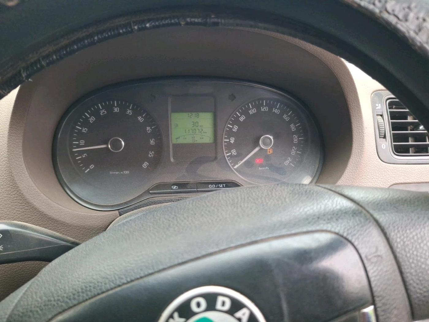 2012 Skoda Rapid ELEGANCE 1.6 TDI CR MT, Diesel, Manual, 1,17,072 km, interior