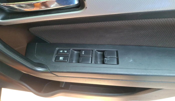 2021 Toyota URBAN CRUISER PREMIUM GRADE AT DUAL TONE, Petrol, Automatic, 64,167 km, interior