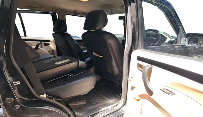 2022 Mahindra SCORPIO CLASSIC S11 7STR, Diesel, Manual, 98,257 km, interior