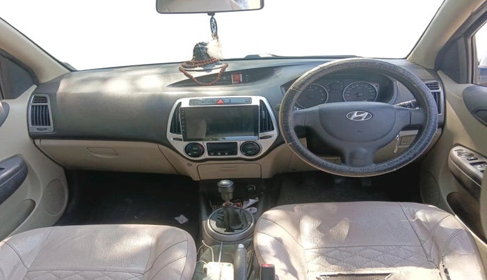 2013 Hyundai i20 MAGNA 1.2, Petrol, Manual, 1,00,849 km, interior