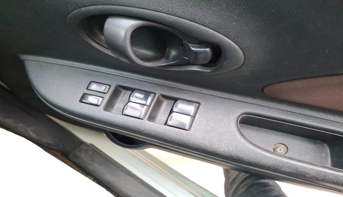 2012 Renault Pulse RXL DIESEL, Diesel, Manual, 47,517 km, interior