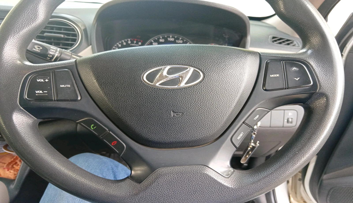 2015 Hyundai Grand i10 SPORTZ 1.2 KAPPA VTVT, Petrol, Manual, 50,001 km, interior