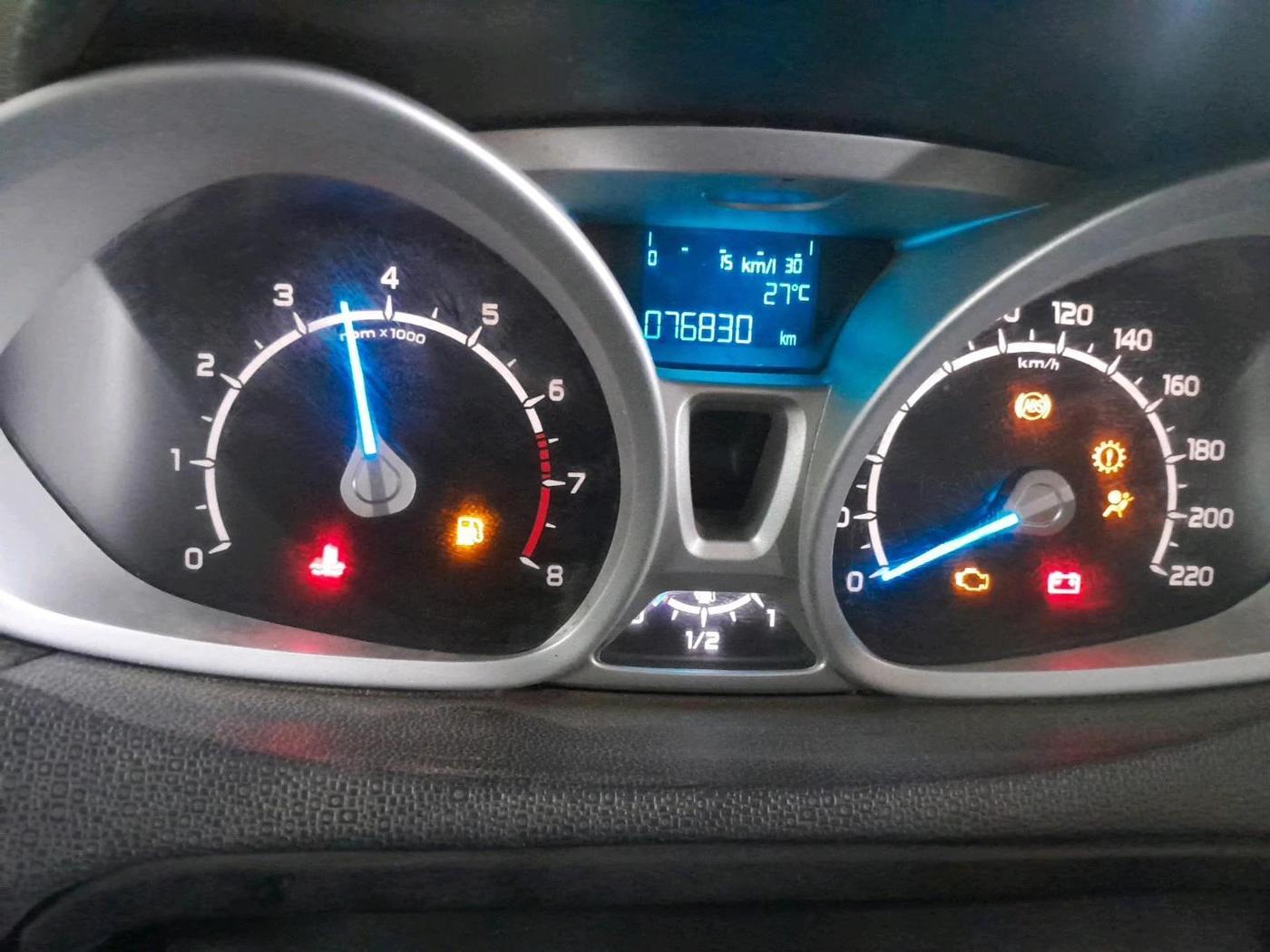 2013 Ford Ecosport TITANIUM 1.0L ECOBOOST, Petrol, Manual, 76,830 km, interior