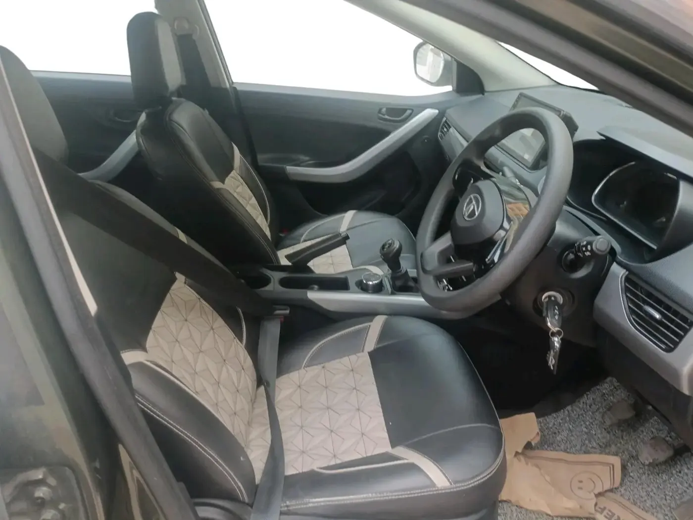 2020 Tata NEXON XM PETROL, Petrol, Manual, 19,050 km, interior