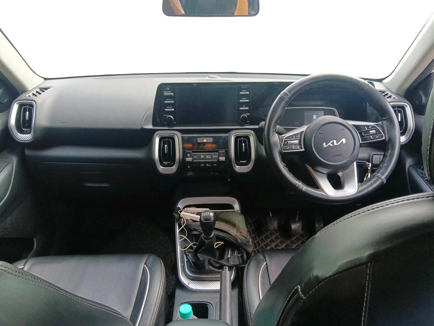 2023 KIA SONET HTK PLUS 1.2, Petrol, Manual, 8,405 km, interior