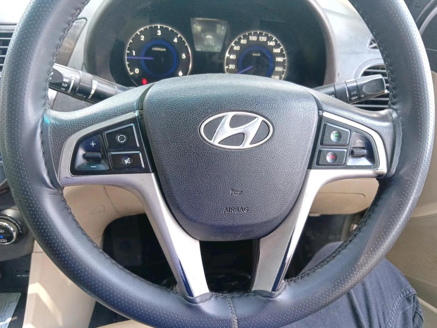 2014 Hyundai Verna FLUIDIC 1.6 CRDI SX, Diesel, Manual, 1,03,838 km, interior