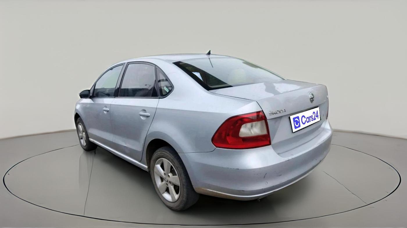 2015 Skoda Rapid 1.5 TDI CR ELEGANCE, Diesel, Manual, 1,84,592 km, exterior