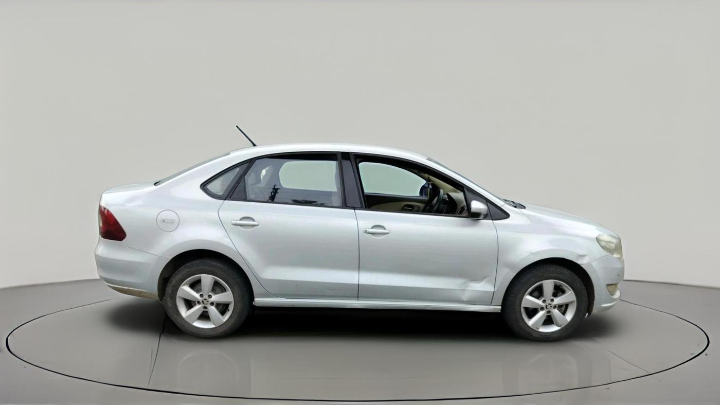2015 Skoda Rapid 1.5 TDI CR ELEGANCE, Diesel, Manual, 1,84,592 km, exterior
