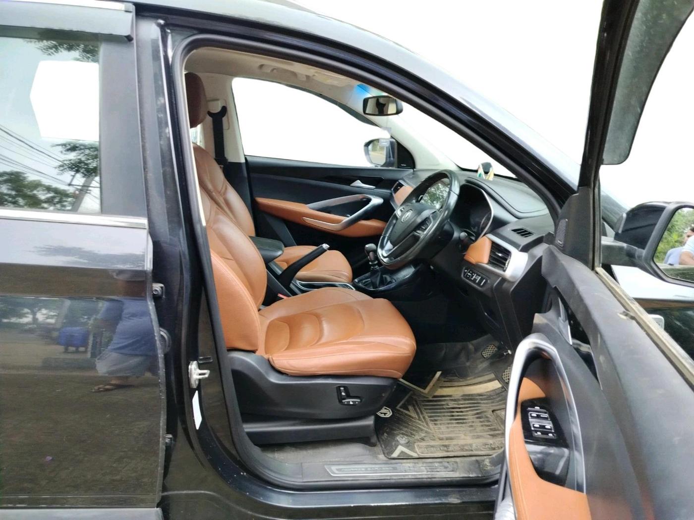 2021 MG HECTOR PLUS SELECT 2.0 DIESEL TURBO MT 7-STR, Diesel, Manual, 68,827 km, interior