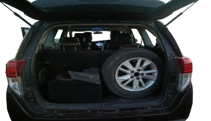 2018 Toyota Innova Crysta 2.4 VX 7 STR, Diesel, Manual, 1,18,449 km, exterior