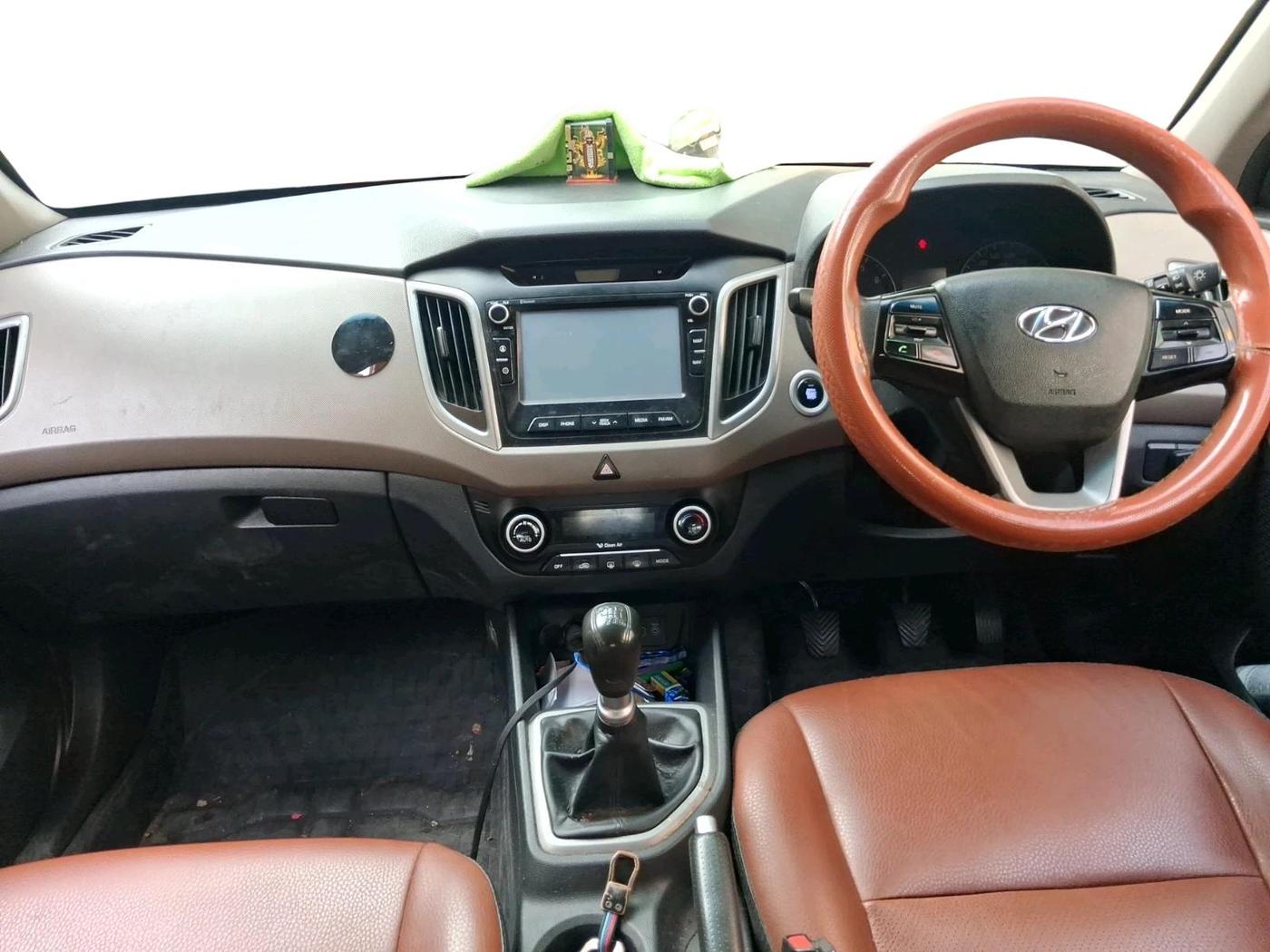 2017 Hyundai Creta SX PLUS 1.6 PETROL, CNG, Manual, 1,08,231 km, interior