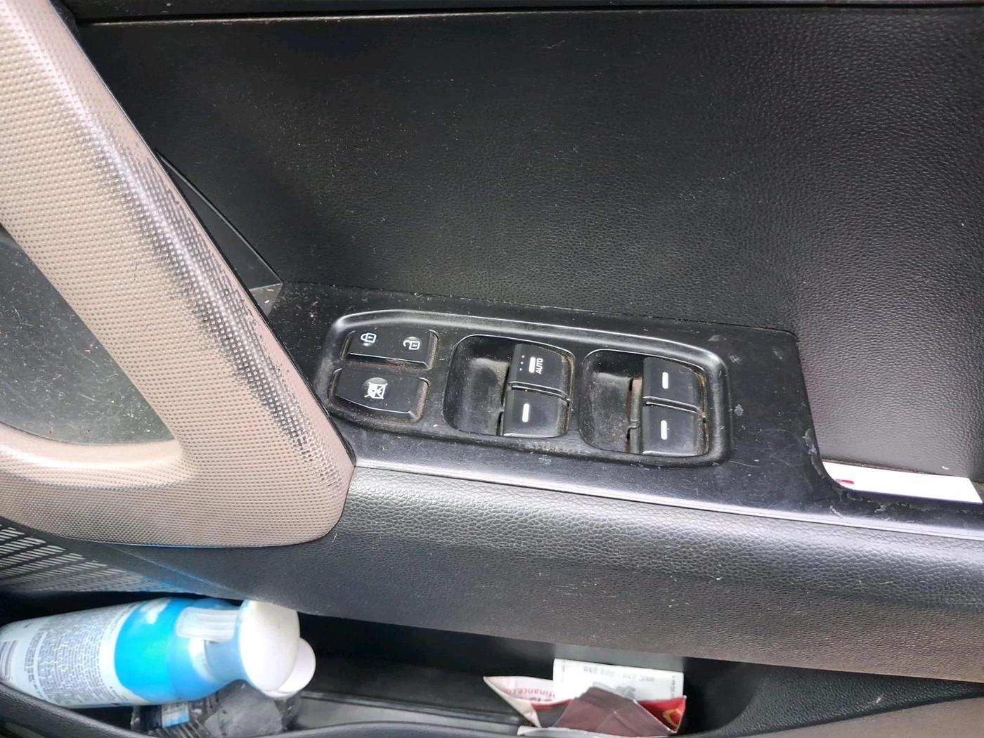 2017 Hyundai Creta SX PLUS 1.6 PETROL, CNG, Manual, 1,08,231 km, interior
