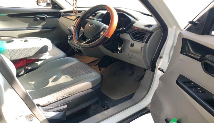 2016 Mahindra Kuv100 K4 6 STR, Petrol, Manual, 85,831 km, interior