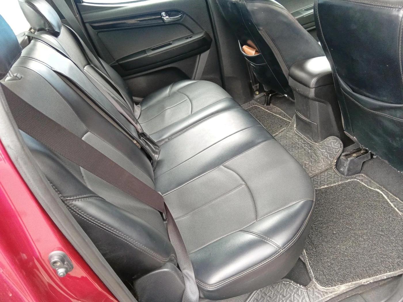2024 ISUZU D-Max V Cross 4*4 MT, Diesel, Manual, 32,074 km, interior