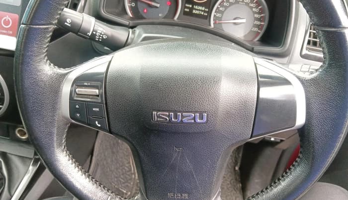 2024 ISUZU D-Max V Cross 4*4 MT, Diesel, Manual, 32,074 km, interior