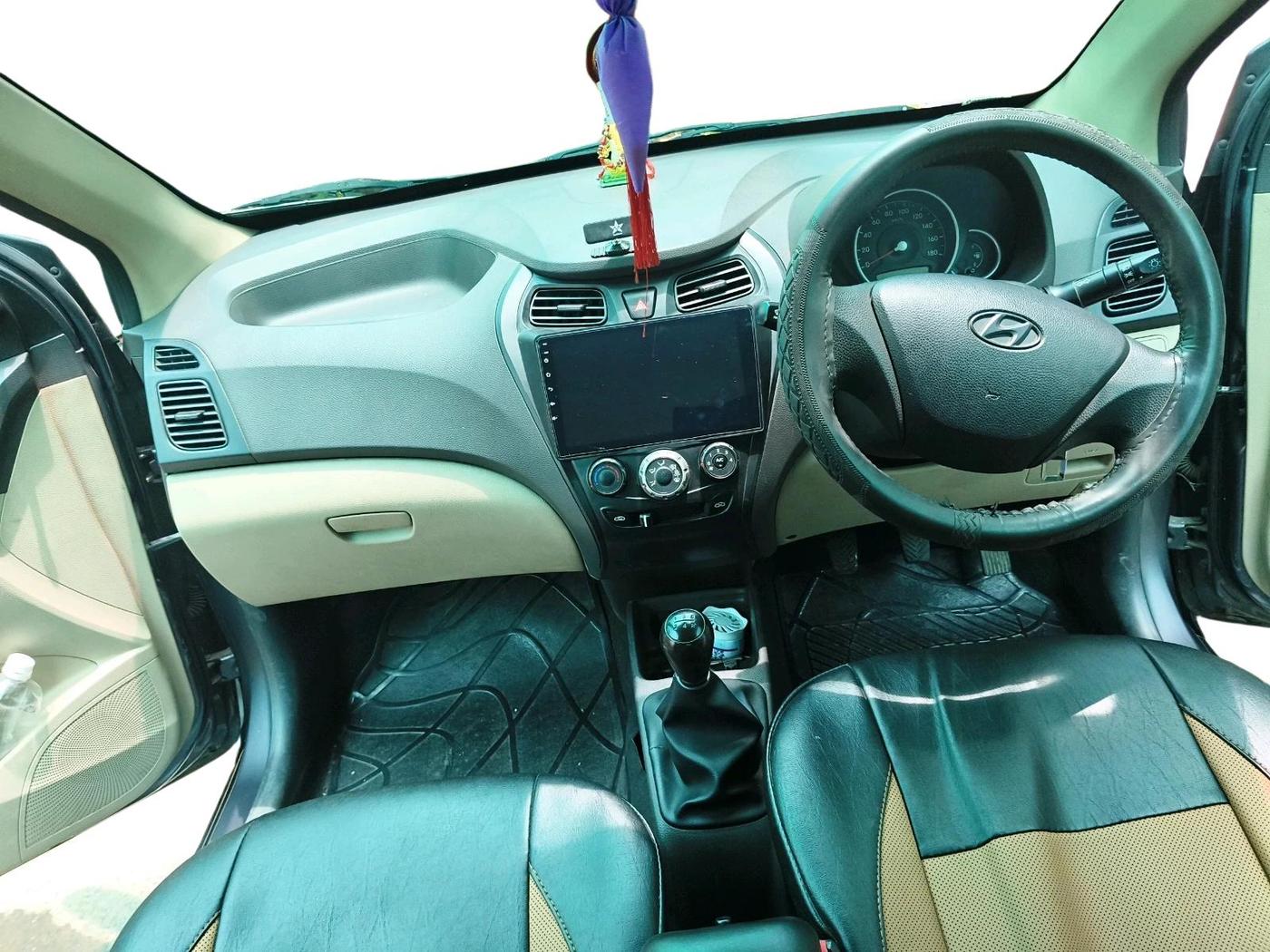 2017 Hyundai Eon MAGNA +, Petrol, Manual, 52,962 km, interior