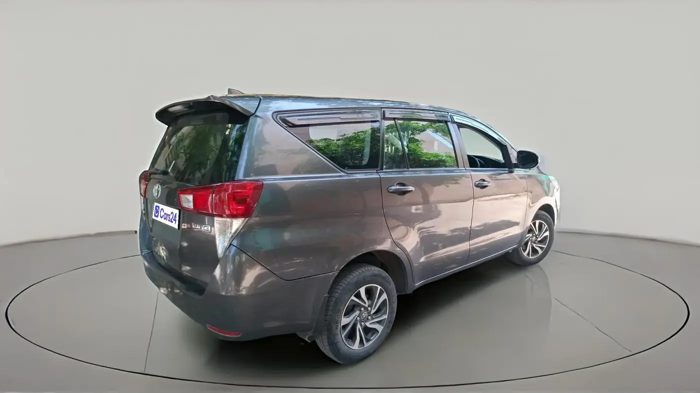 2022 Toyota Innova Crysta 2.4 GX 7 STR, Diesel, Manual, 45,042 km, exterior