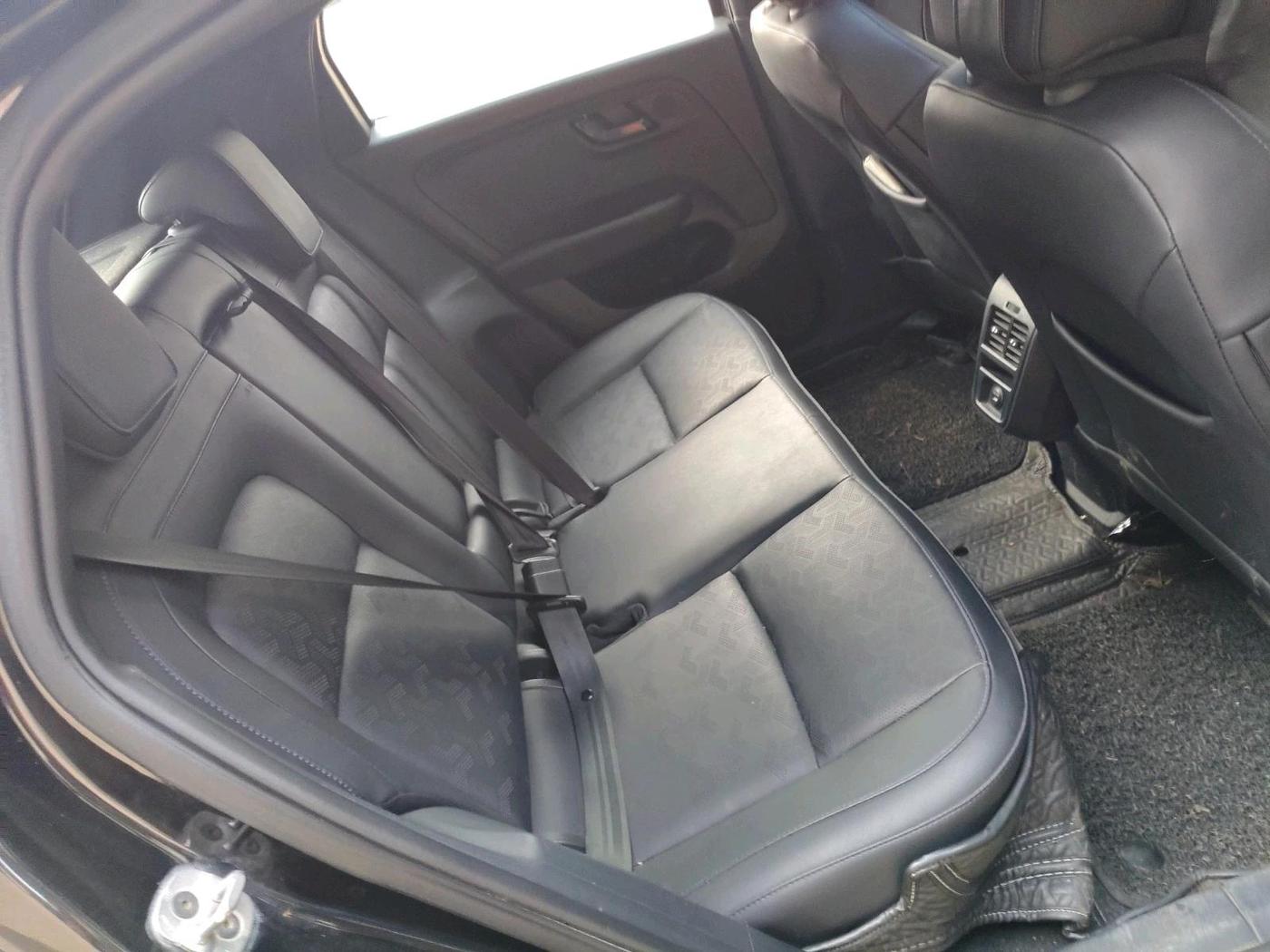 2024 Tata ALTROZ XZ Plus (S) Lux Dark Edition, Petrol, Manual, 16,360 km, interior