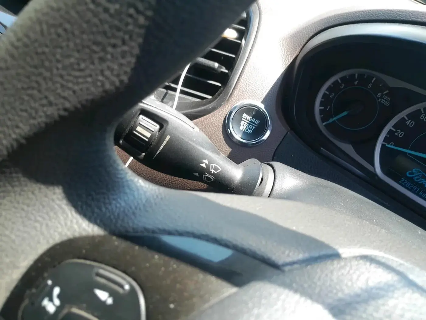 2018 Ford FREESTYLE TITANIUM 1.5 DIESEL, Diesel, Manual, 2,28,291 km, interior