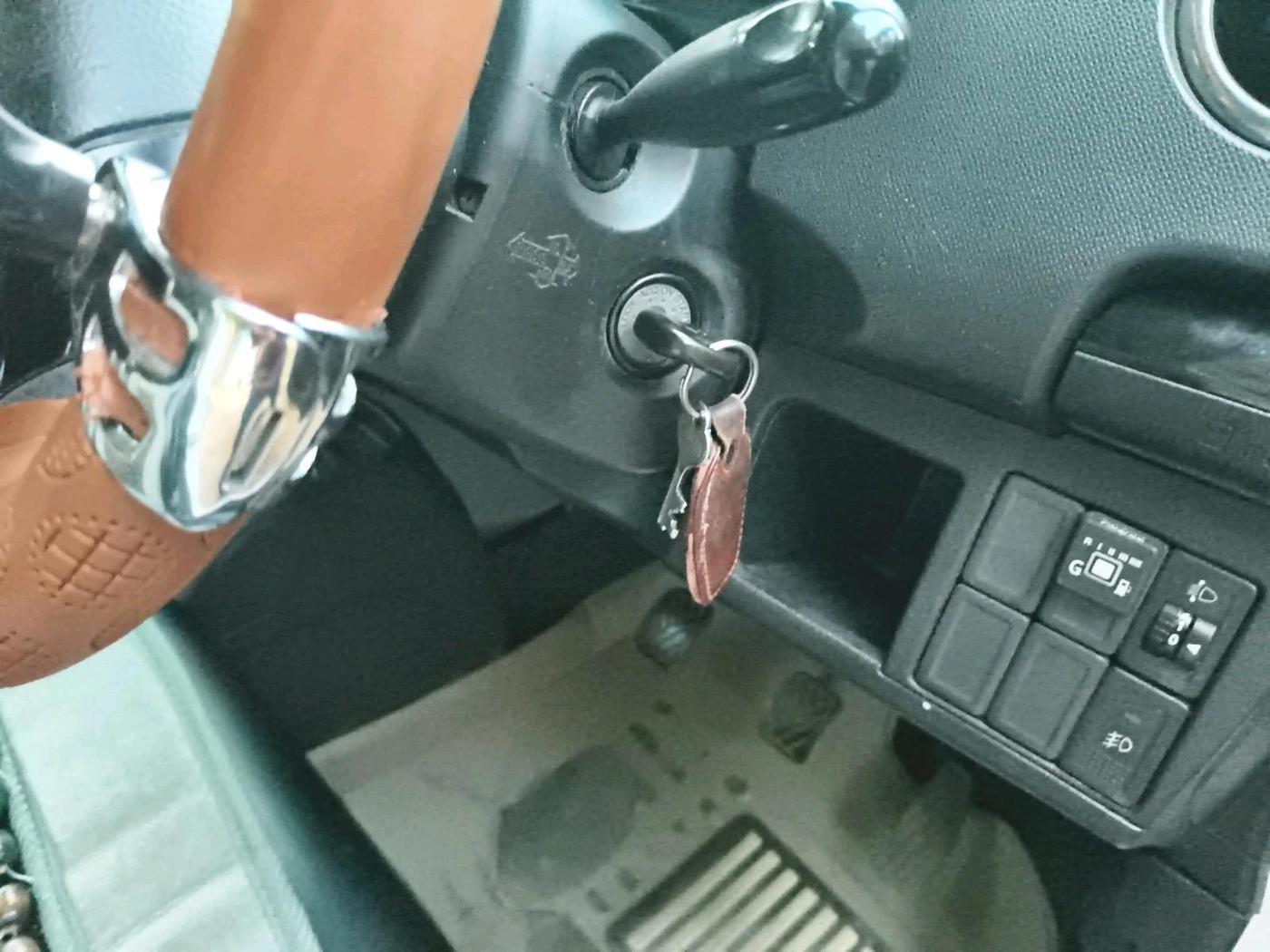 2015 Maruti Wagon R 1.0 LXI, CNG, Manual, 76,444 km, interior