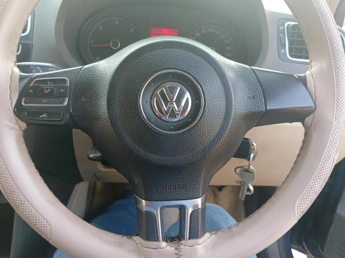 2013 Volkswagen Vento HIGHLINE DIESEL 1.6, Diesel, Manual, 1,42,426 km, interior