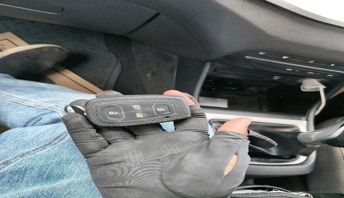 2021 Tata PUNCH CREATIVE  MT, Petrol, Manual, 39,613 km, interior