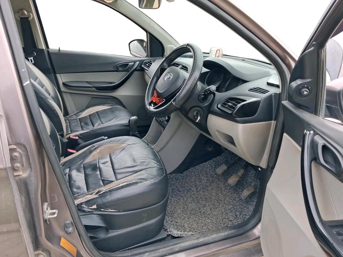 2017 Tata Tiago XT PETROL, Petrol, Manual, 42,665 km, interior