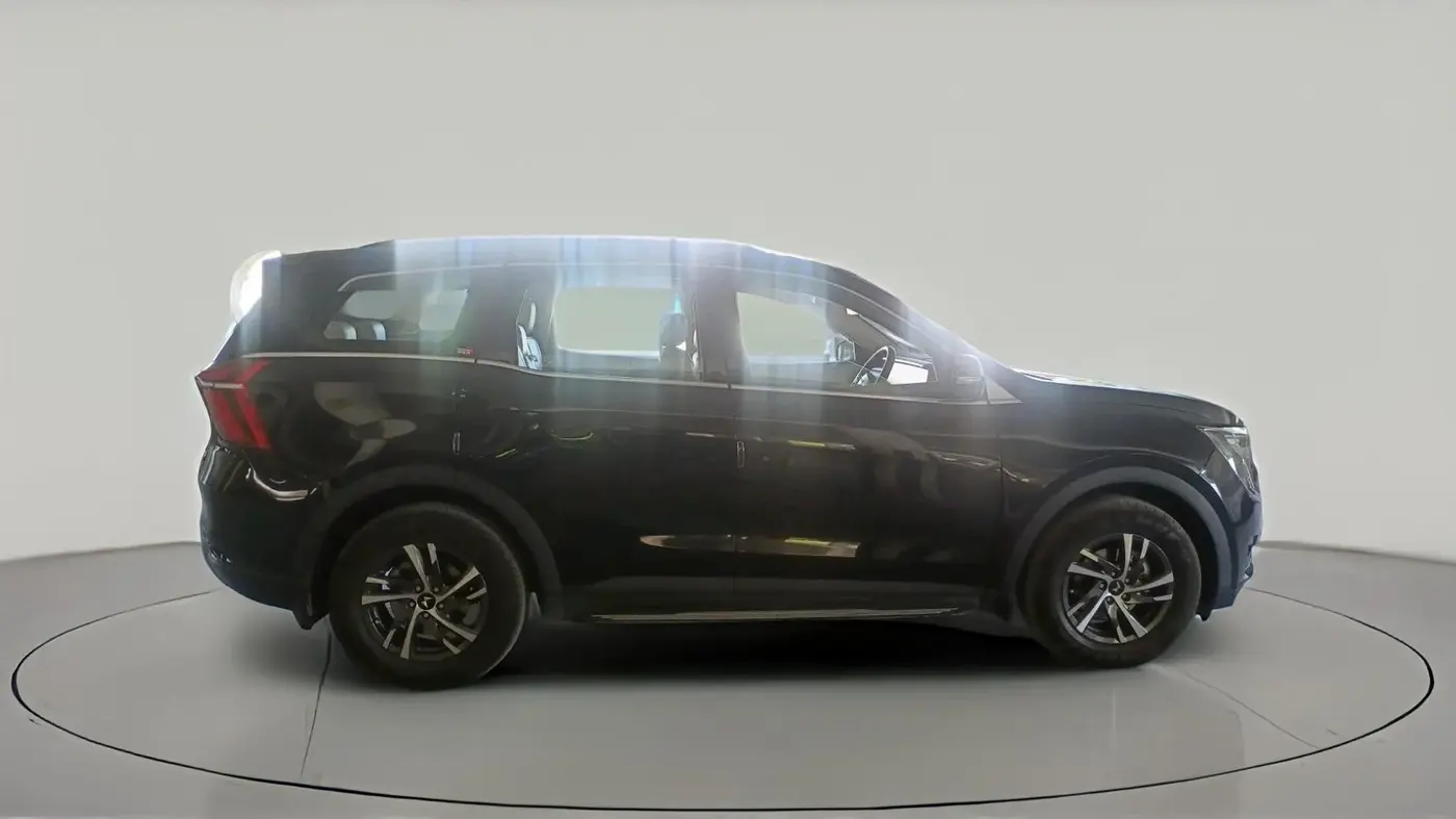 2024 Mahindra XUV700 AX 5 D MT 7 STR, Diesel, Manual, 12,231 km, exterior