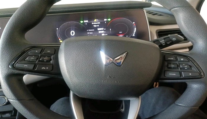 2024 Mahindra XUV700 AX 5 D MT 7 STR, Diesel, Manual, 12,231 km, interior