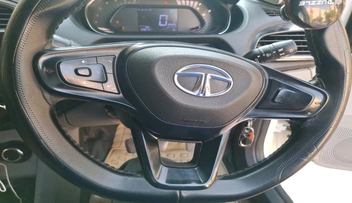 2022 Tata Tiago XT CNG, CNG, Manual, 69,870 km, interior