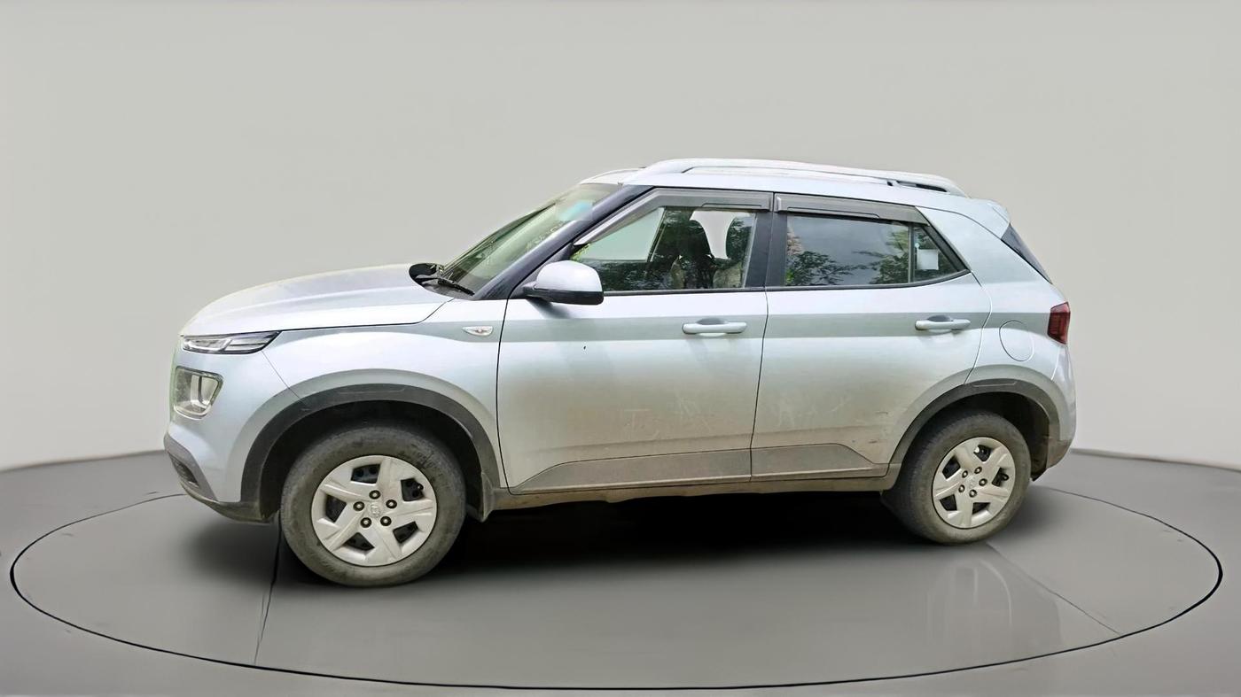 2022 Hyundai VENUE S 1.2, Petrol, Manual, 31,389 km, exterior