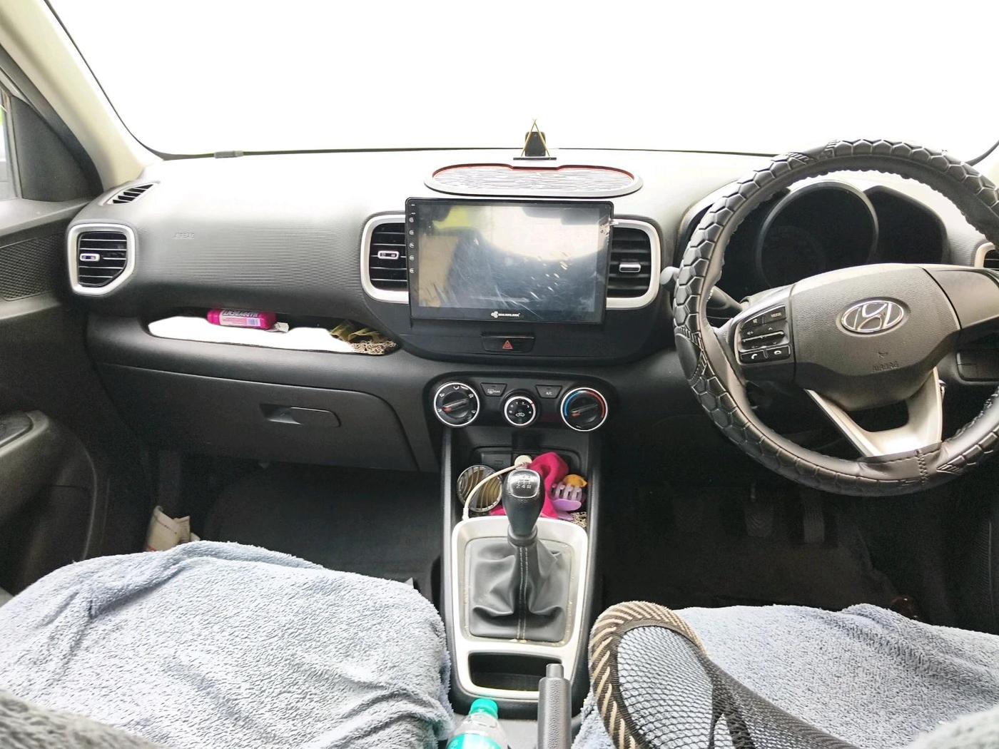 2022 Hyundai VENUE S 1.2, Petrol, Manual, 31,389 km, interior