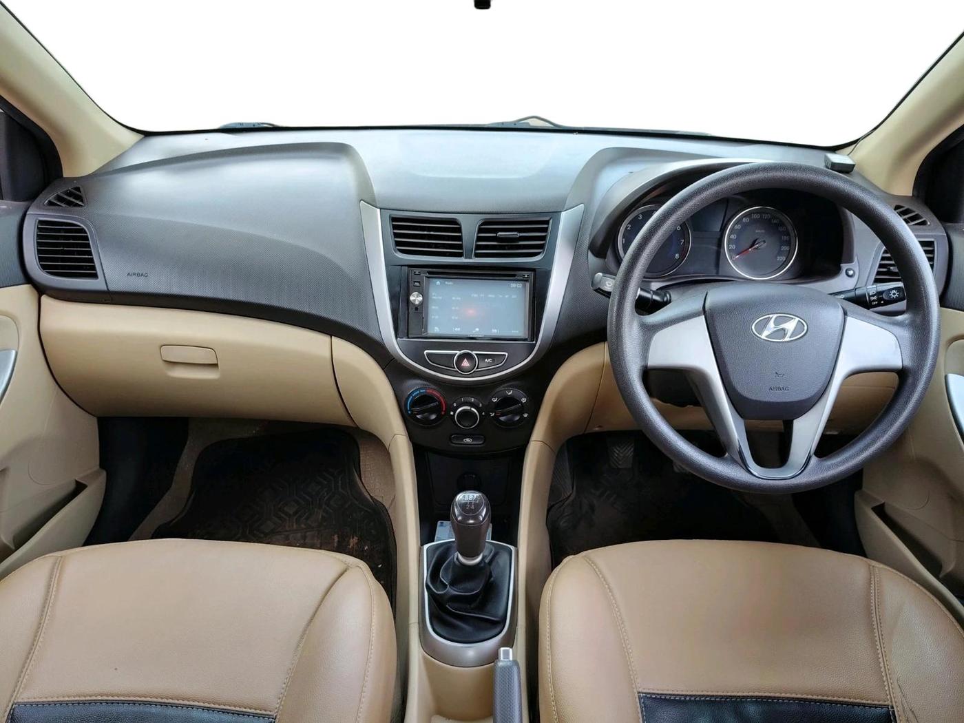 2017 Hyundai Verna FLUIDIC 4S 1.4 VTVT, Petrol, Manual, 93,302 km, interior
