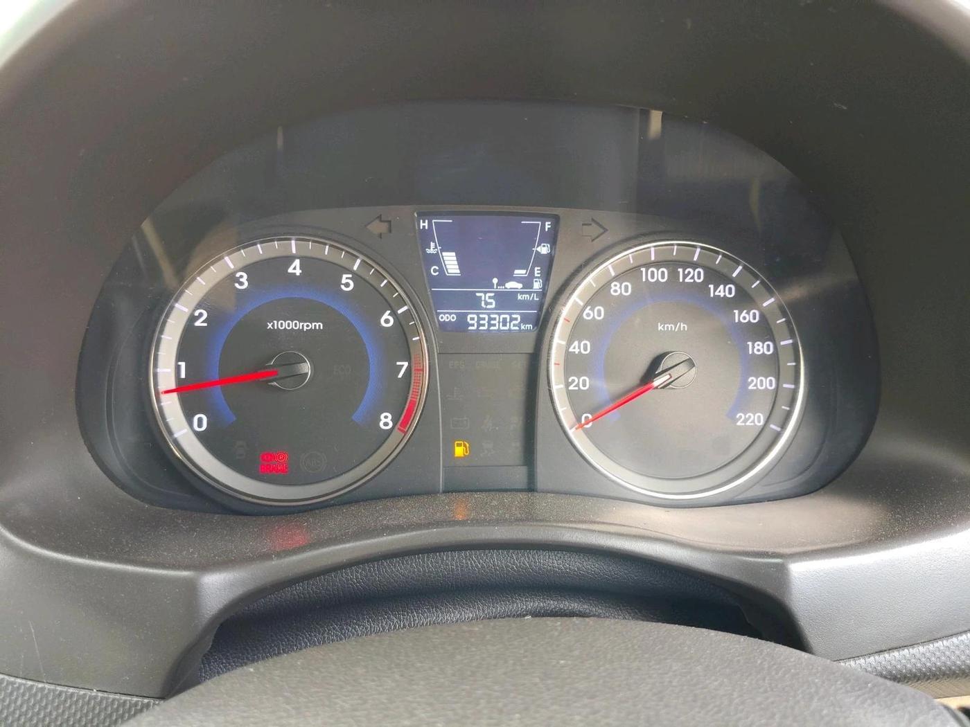 2017 Hyundai Verna FLUIDIC 4S 1.4 VTVT, Petrol, Manual, 93,302 km, interior