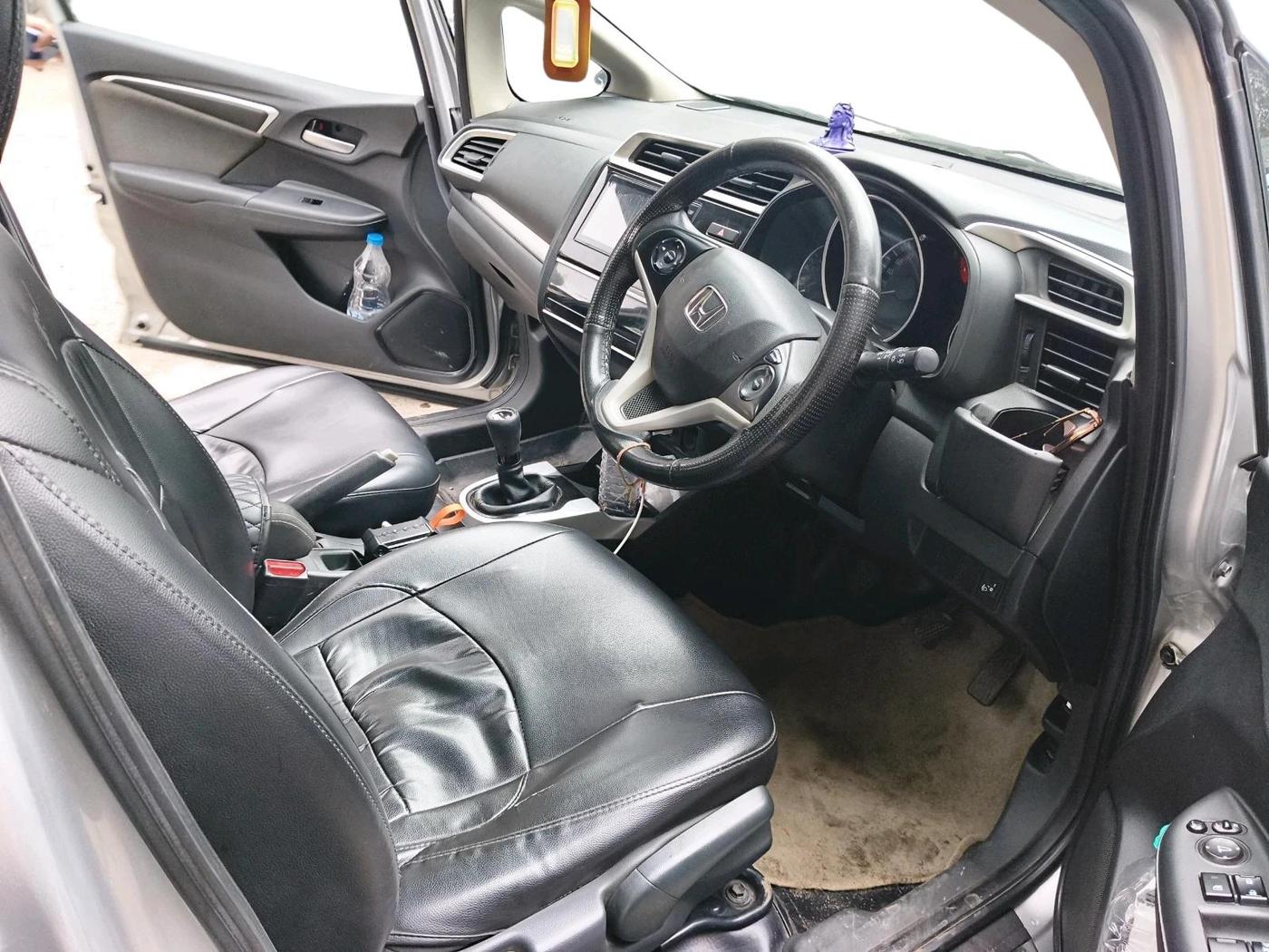 2017 Honda WR-V 1.5L I-DTEC VX MT, Diesel, Manual, 1,19,481 km, interior