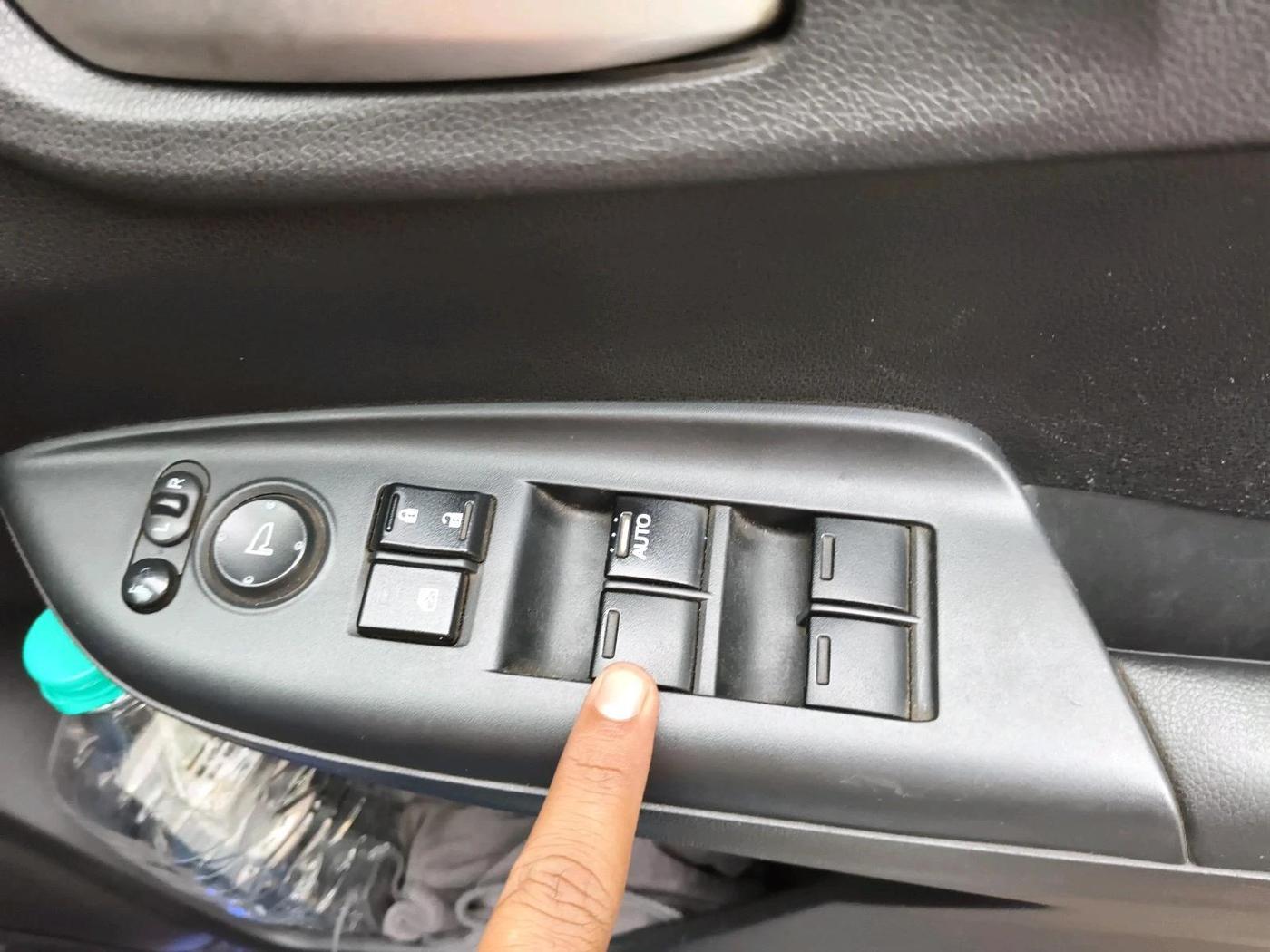 2017 Honda WR-V 1.5L I-DTEC VX MT, Diesel, Manual, 1,19,481 km, interior