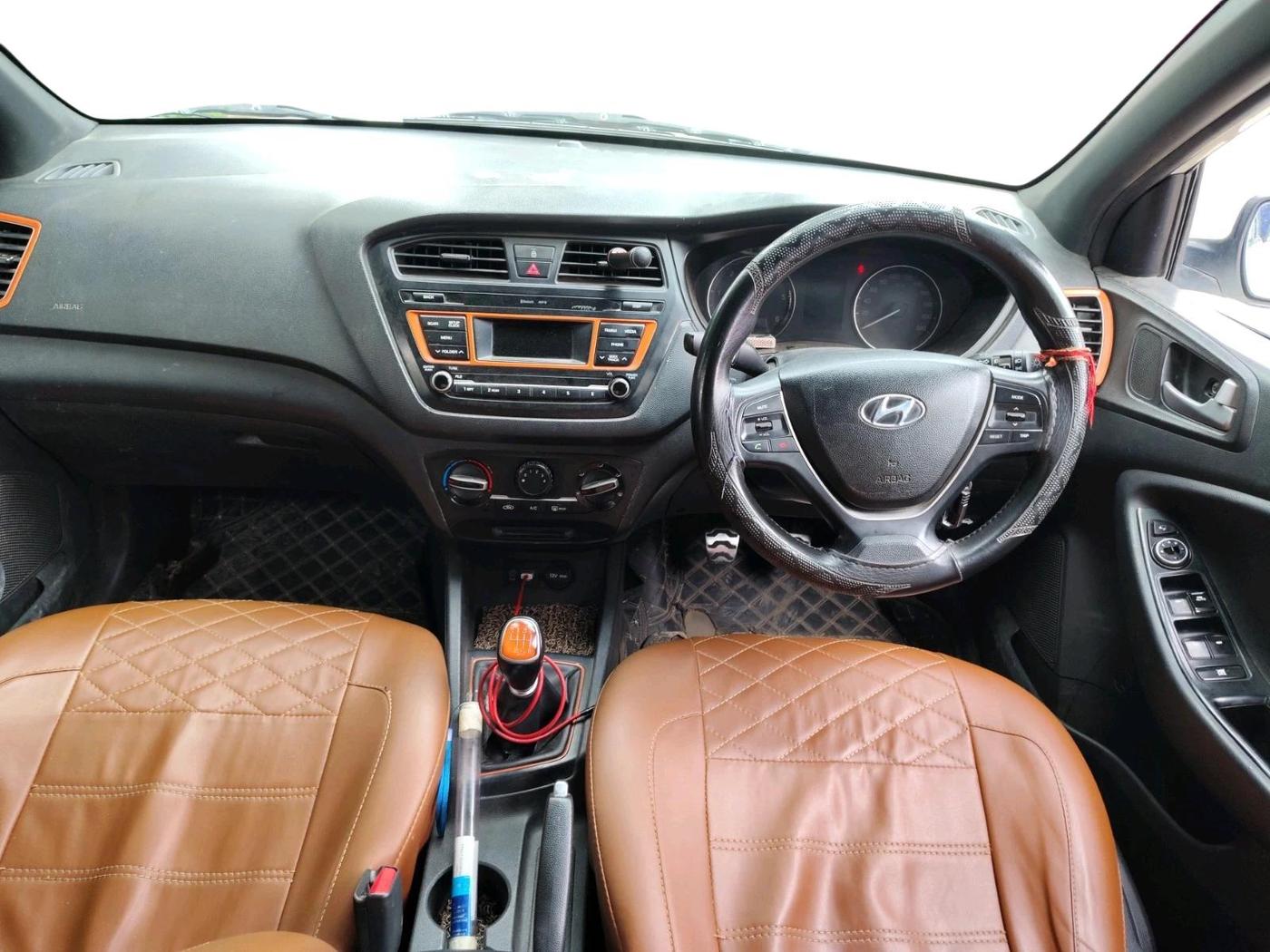 2016 Hyundai i20 Active 1.4 S, Diesel, Manual, 1,70,429 km, interior