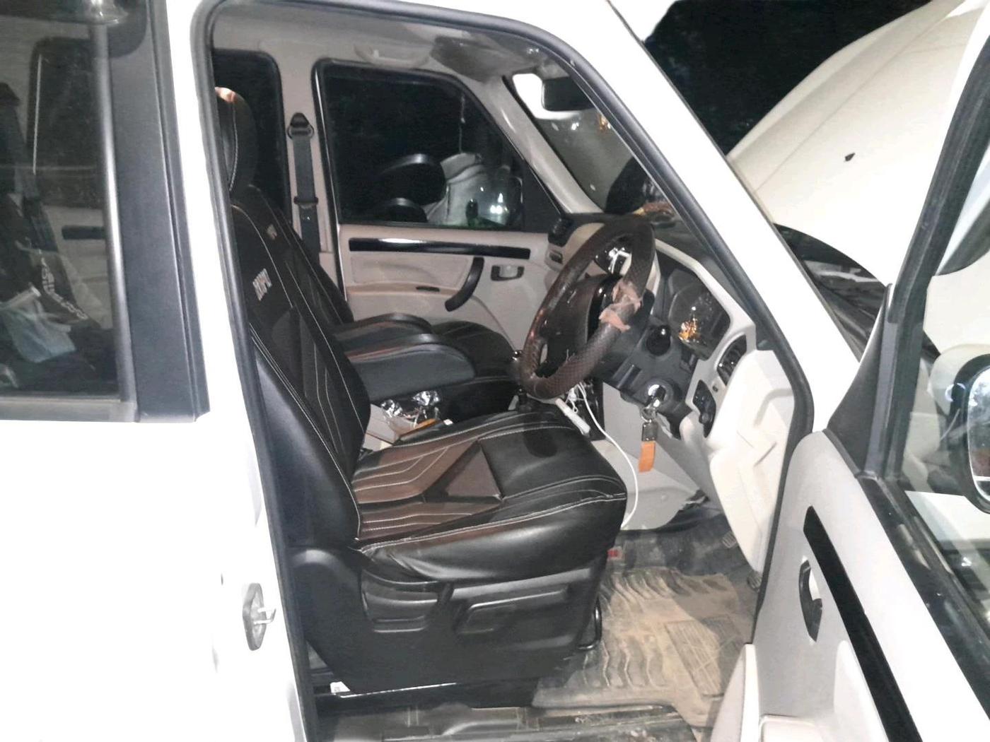 2025 Mahindra SCORPIO CLASSIC S11 7STR, Diesel, Manual, 27,290 km, interior