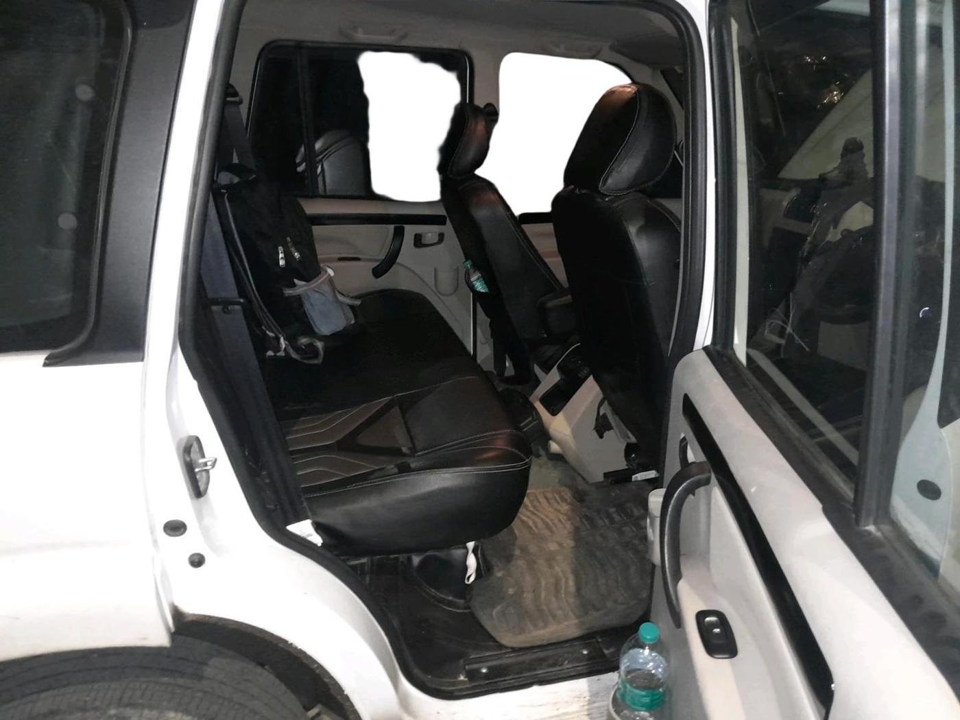 2025 Mahindra SCORPIO CLASSIC S11 7STR, Diesel, Manual, 27,290 km, interior