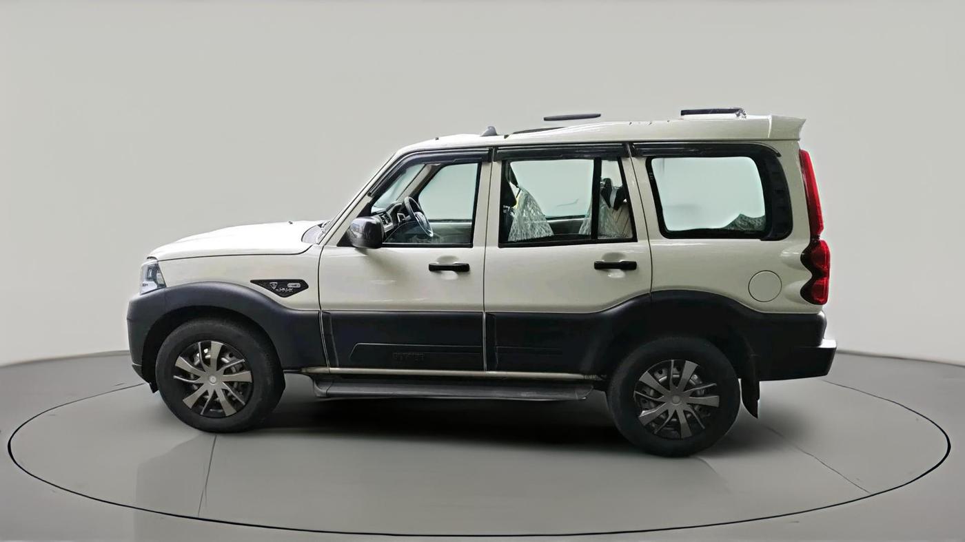 2025 Mahindra SCORPIO CLASSIC S 7STR, Diesel, Manual, 22,298 km, exterior